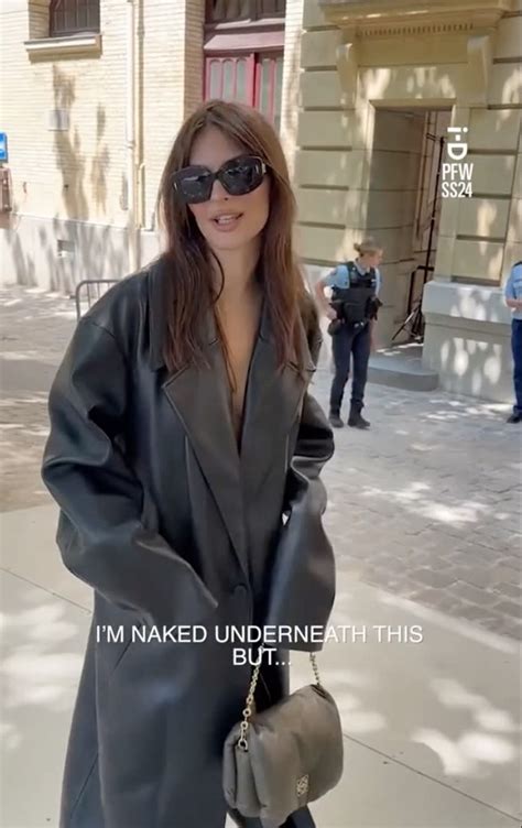 ratajkowski nude|Emily Ratajkowski Embraces Nudity! See Her Most Iconic。